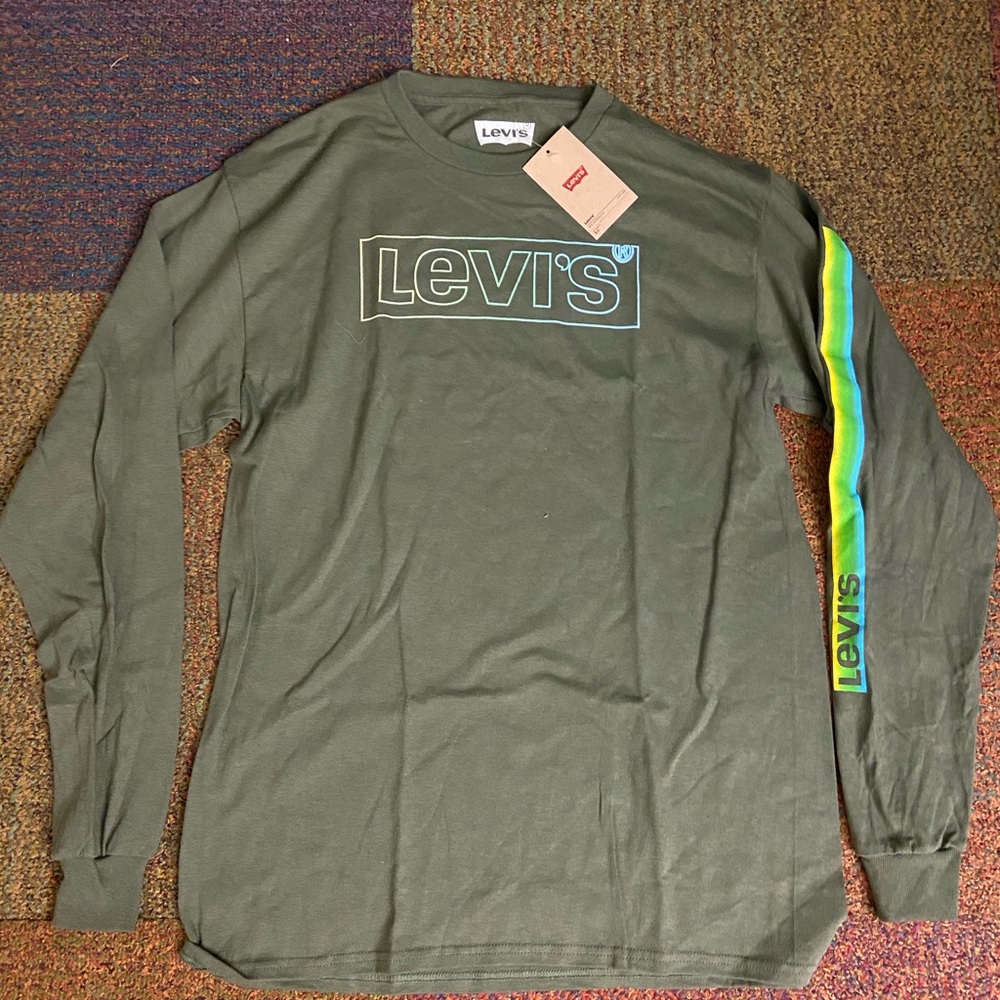 Levi’s longsleeve shirt